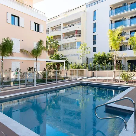 3-br With Pool Parking & Beaches 100m Away Apartment Cannes