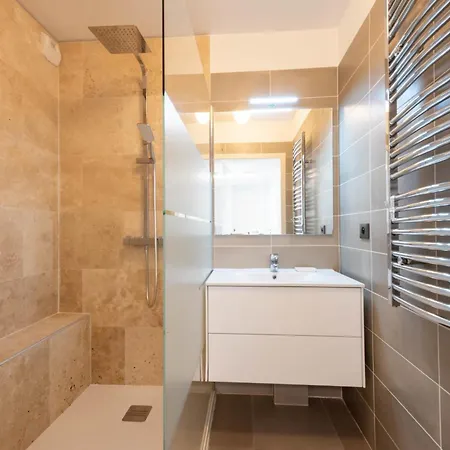 3-br With Pool Parking & Beaches 100m Away Appartamento